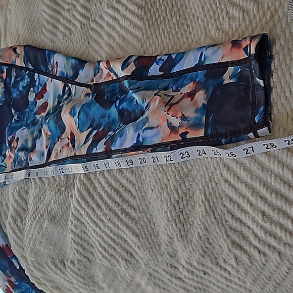 Tek Gear 1X ultra stretch workout leggings. Peach burgundy navy + pale blue. EUC - Picture 7 of 8